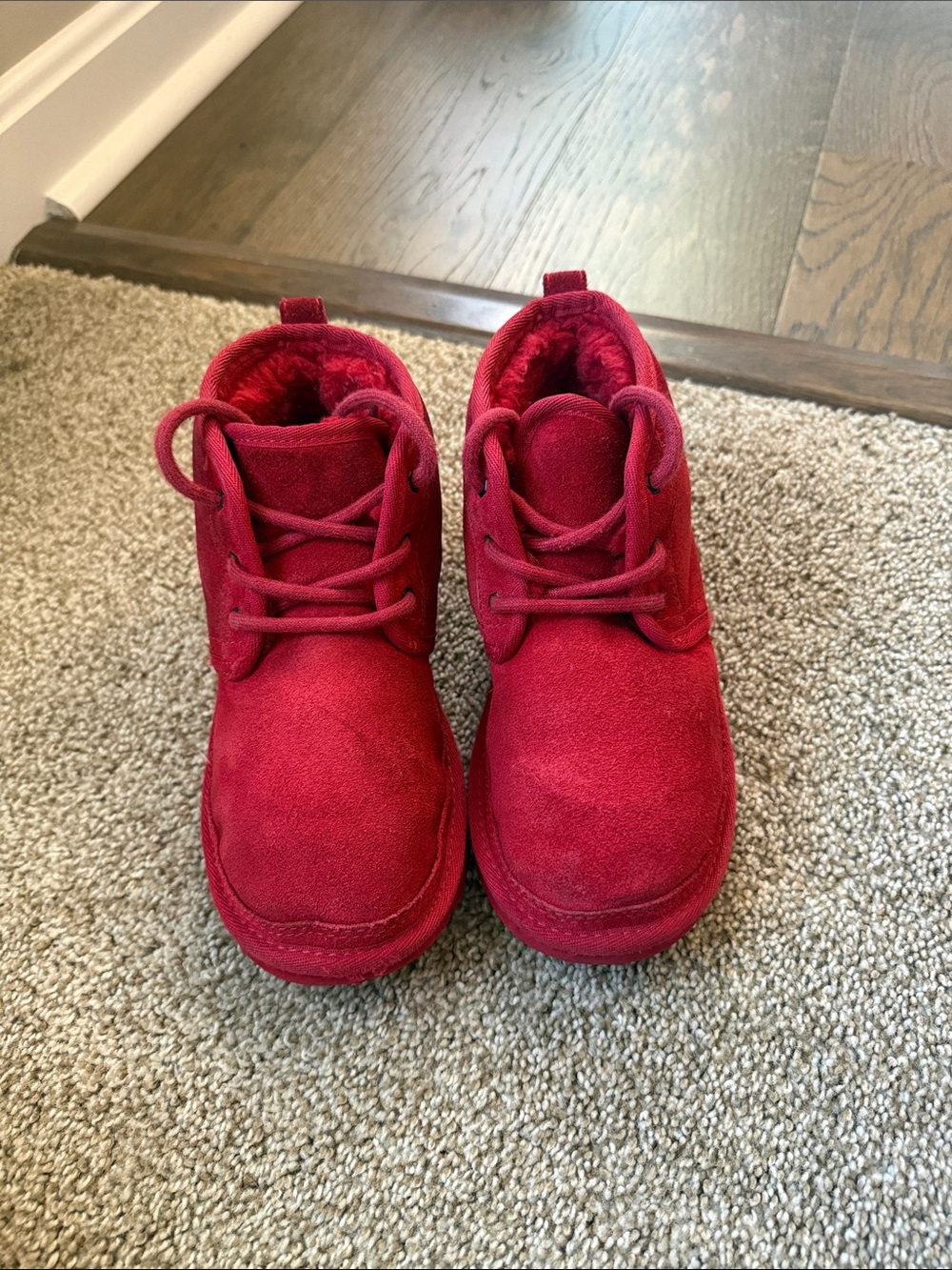 UGG neumel Kids Red Suede Lace-Up Winter Boots size 1